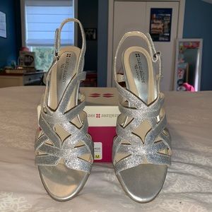 Naturalizer silver heels
